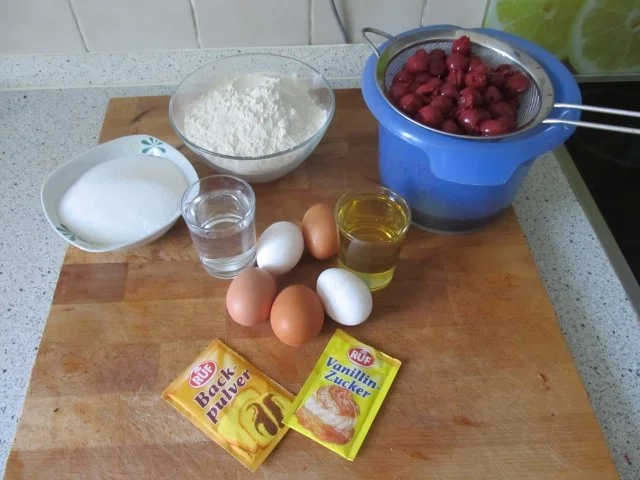 Rezept: Kirschkuchen Bild Nr. 2 Kirschkuchen - Rezept - Bild Nr. 2