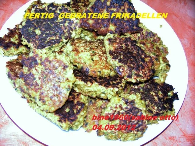 Rezept: VEGETARISCHE FRIKADELLEN Bild Nr. 2 VEGETARISCHE FRIKADELLEN - Rezept - Bild Nr. 2