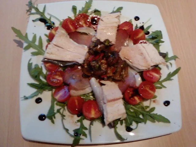 Rezept: "Salat mit dem besten aus Südost" - "Mein Lieblingssalat aus BaWü, Allgäu und Russia" "Salat mit dem besten aus Südost" - "Mein Lieblingssalat aus BaWü, Allgäu und Russia" - Rezept