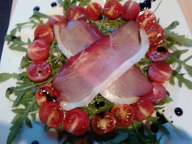 Rezept: "Salat mit dem besten aus Südost" - "Mein Lieblingssalat aus BaWü, Allgäu und Russia" Bild Nr. 8 "Salat mit dem besten aus Südost" - "Mein Lieblingssalat aus BaWü, Allgäu und Russia" - Rezept - Bild Nr. 8