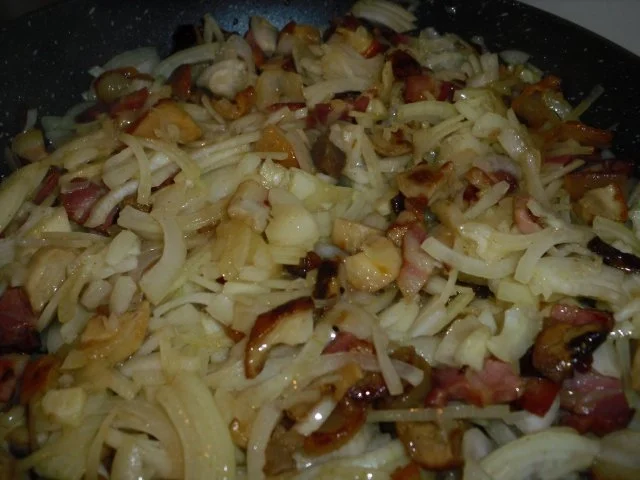 Gulasch mit Waldpilzen - Rezept - Bild Nr. 3