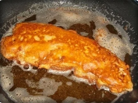 Knuspriges Schnitzel mit Pommes frites und Champignons-Rahmsauce - Rezept - Bild Nr. 8