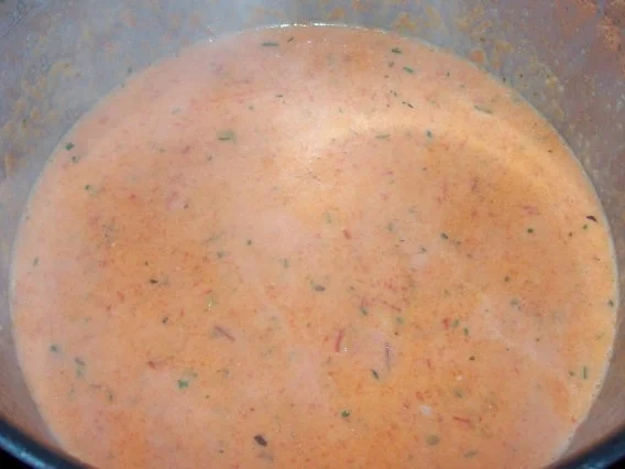 Scharfer Nudelauflauf mit Wurst und gekräuterter Paprika-Parmesansoße - Rezept - Bild Nr. 5