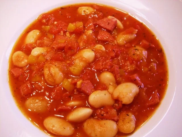 Weiße Bohnen - Eintopf in rot  - - Rezept