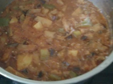 Rezept: Aubergine-Paprika-Kartoffelsoße Aubergine-Paprika-Kartoffelsoße - Rezept