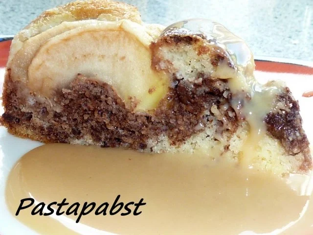 Apfeliger Marmorkuchen mit Toffeesauce - Rezept