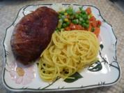Geflügel : Gegrillter Putenschenkel, Mischgemüse und gebutterten Spaghetti - glutenfrei - - Rezept