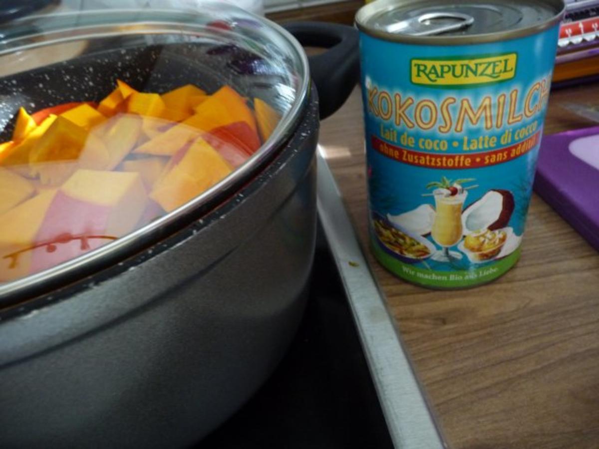 Suppen & Eintöpfe :  Kürbissuppe mit Kokosmilch - Rezept - Bild Nr. 4