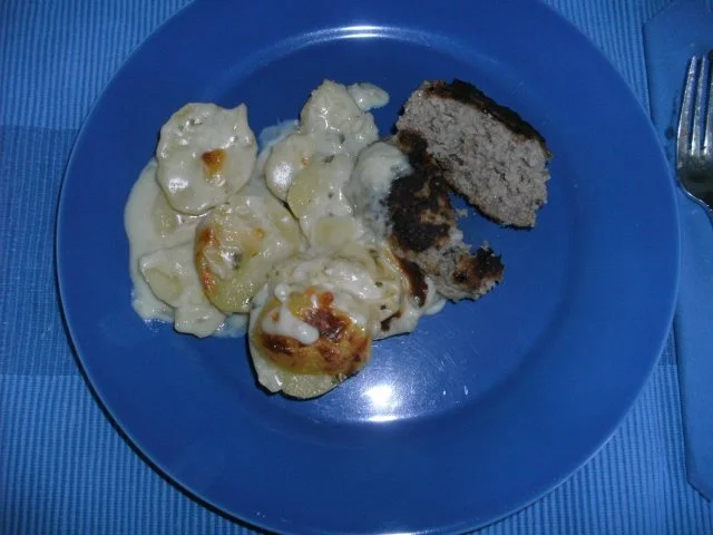 Frikadellen mit Kartoffelgemüse - Rezept