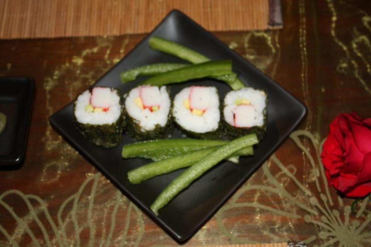 Sushi mit Surimi und Avocado - Rezept