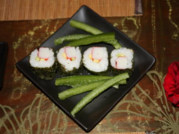 Sushi mit Surimi und Avocado - Rezept mit Bild - kochbar.de