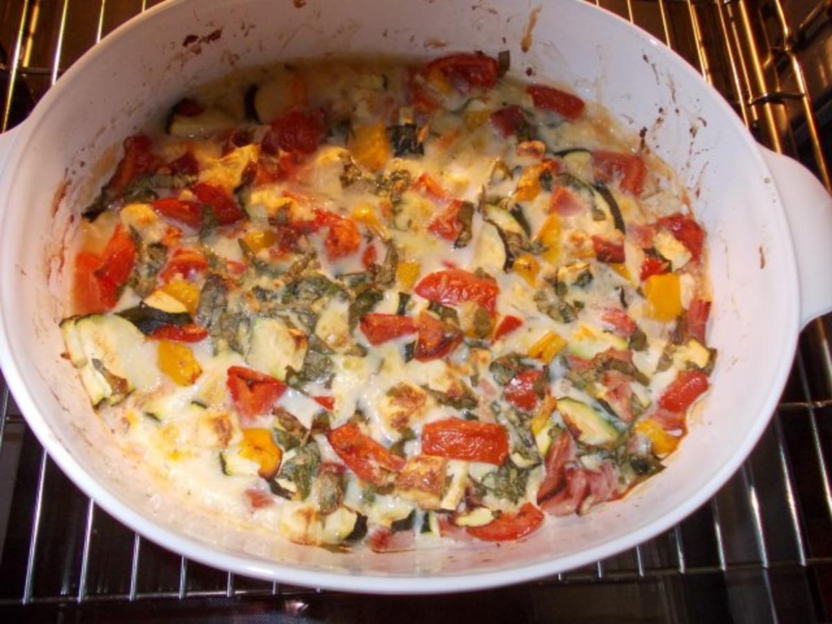 Zucchini-Paprika-Tomaten-Auflauf mit Schafskäse und Schinken - Rezept - Bild Nr. 8