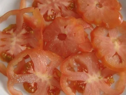 Carpacio von Ochsenherztomaten und Thunfischsteak - Rezept - Bild Nr. 2