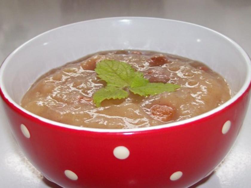 Einfaches Apfelkompott mit Zimt und Sultaninen - Rezept - kochbar.de