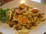 Gabelspaghetti mit Mett-Pilz-Möhren-Sauce - Rezept