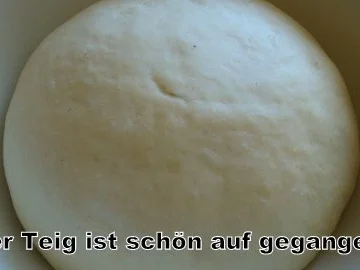 Hefeschnecke mit getrockneten Früchten - Rezept - Bild Nr. 5