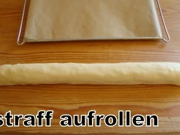 Hefeschnecke mit getrockneten Früchten - Rezept - Bild Nr. 11