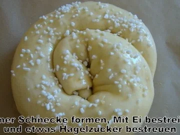Hefeschnecke mit getrockneten Früchten - Rezept - Bild Nr. 12