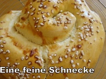 Hefeschnecke mit getrockneten Früchten - Rezept - Bild Nr. 13