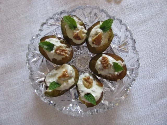 Fingerfood: Zwetschgen mit Käsecreme - Rezept