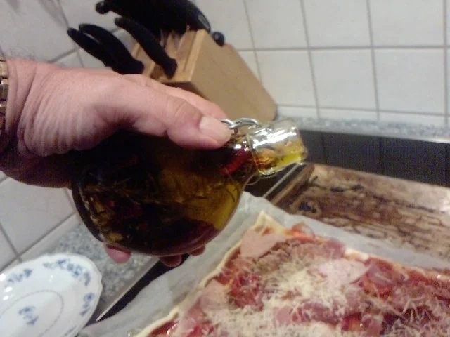 3 Länder-Pizza --- Pizza mit dem Besten aus BaWü, Hessen und Italien - Rezept - Bild Nr. 4