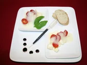 Basilikum-Air auf Cherrytomaten, Mozzarella und Balsamico-Infusion - Rezept