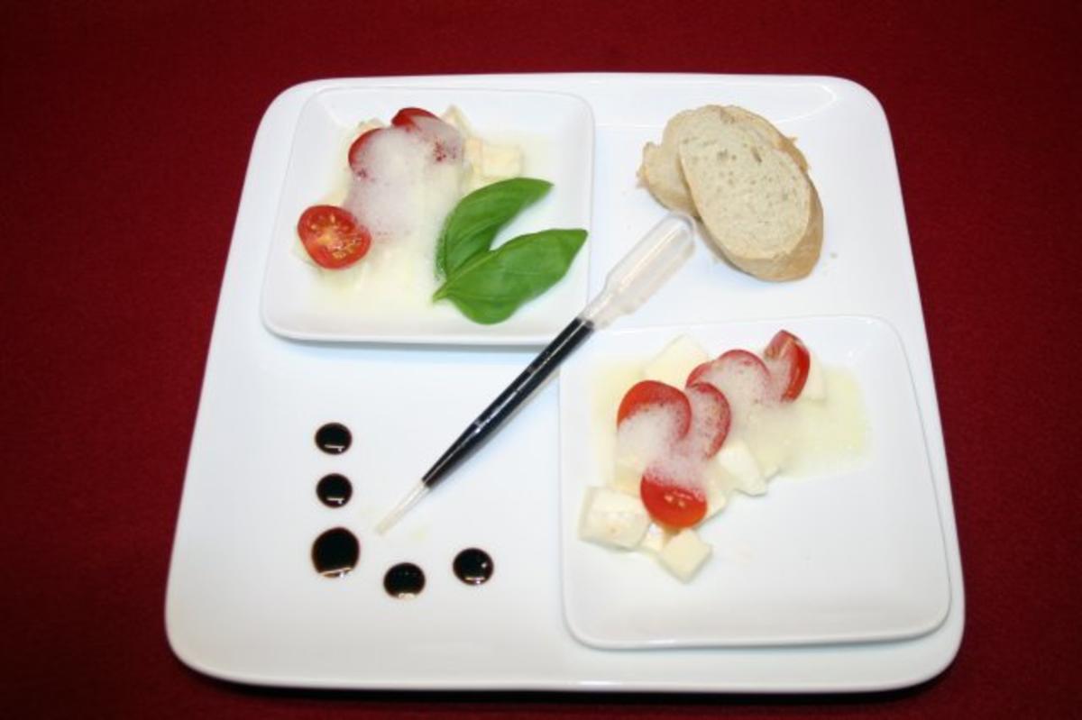 Bilder für Basilikum-Air auf Cherrytomaten, Mozzarella und Balsamico-Infusion - Rezept