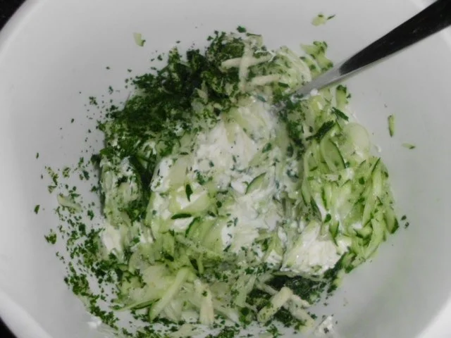 Käse paniert in Sesam,  Hähnchenbrustfilet, Zaziki, Schafskäse und co. - Rezept - Bild Nr. 7