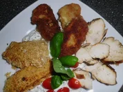 Käse paniert in Sesam,  Hähnchenbrustfilet, Zaziki, Schafskäse und co. - Rezept