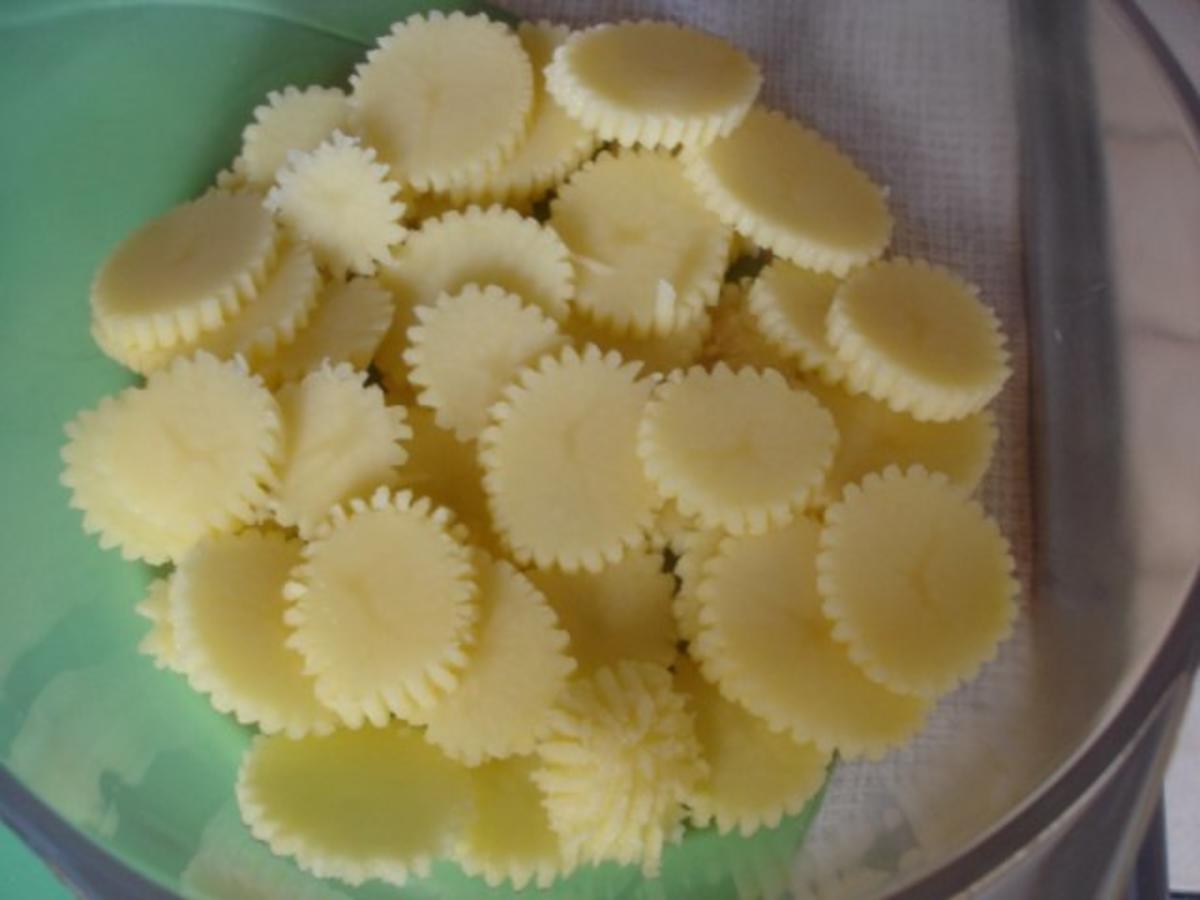 Kartoffelblüten mit Spiegelei und Radisalat - Rezept - Bild Nr. 7