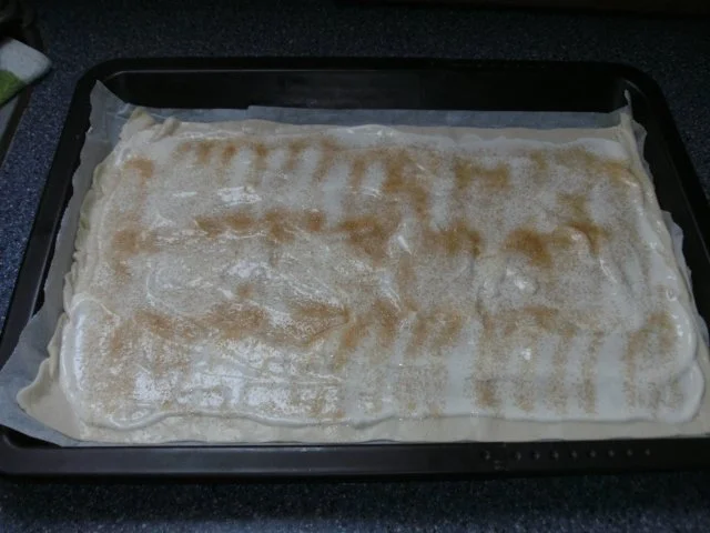 Rezept: Apfel-Flammkuchen Bild Nr. 2 Apfel-Flammkuchen - Rezept - Bild Nr. 2