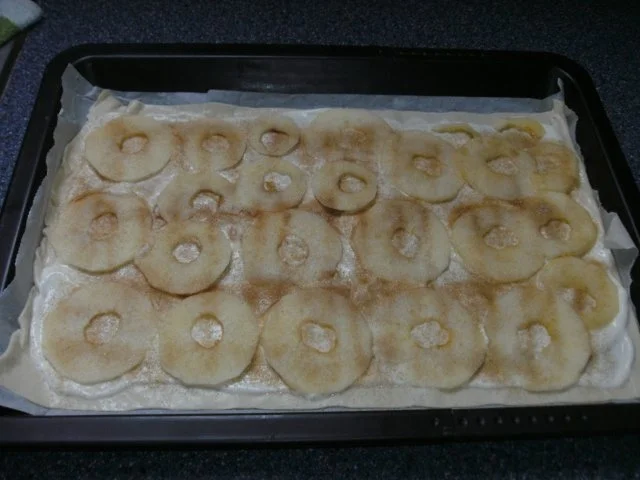 Rezept: Apfel-Flammkuchen Bild Nr. 3 Apfel-Flammkuchen - Rezept - Bild Nr. 3