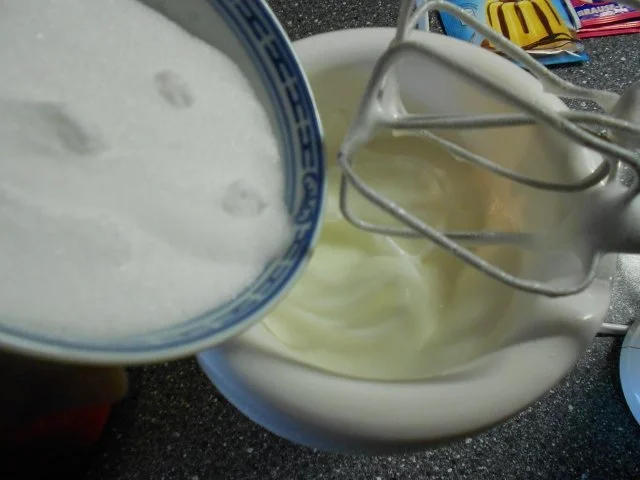 Himbeerrolle mit Ahoj Brause - Rezept - Bild Nr. 5