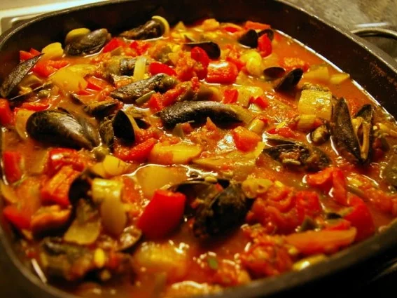 Rezept: Muscheleintopf mit Dill, Tomate und Schmorgurken Bild Nr. 2 Muscheleintopf mit Dill, Tomate und Schmorgurken - Rezept - Bild Nr. 2