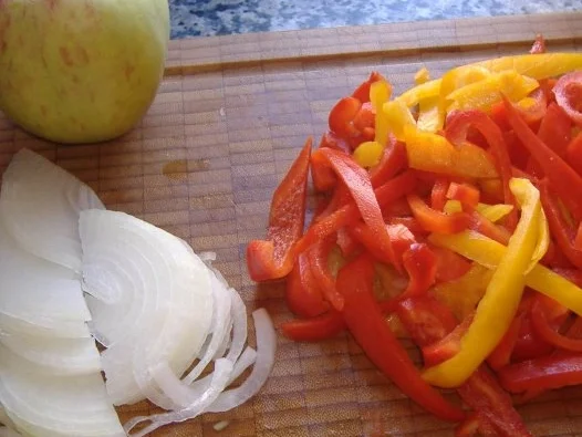 Schweinefilet mit Apfel-Paprika-Gemüse - Rezept - Bild Nr. 2