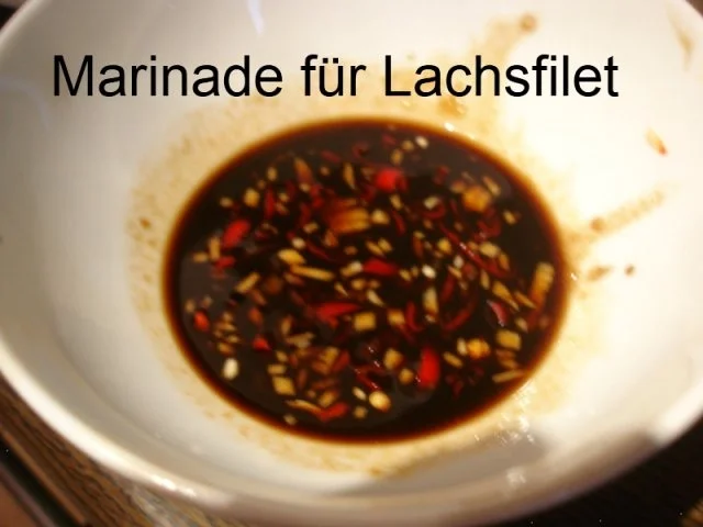 Rezept: Lachsfilet mit Kartoffelstiften-Kartoffelblüten und Mungosprossensalat Bild Nr. 3 Lachsfilet mit Kartoffelstiften-Kartoffelblüten und Mungosprossensalat - Rezept - Bild Nr. 3