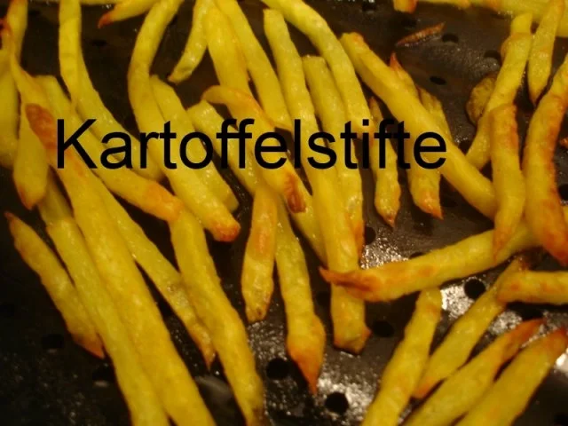 Rezept: Lachsfilet mit Kartoffelstiften-Kartoffelblüten und Mungosprossensalat Bild Nr. 15 Lachsfilet mit Kartoffelstiften-Kartoffelblüten und Mungosprossensalat - Rezept - Bild Nr. 15