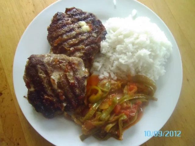 Fleischlaibchen vom Reh mit Beilage (je nach Lust und Laune) - Rezept