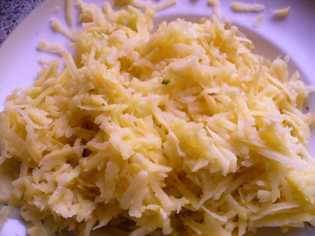 gedünstetes Zanderfilet auf Zucchini-Rösti - Rezept - Bild Nr. 4