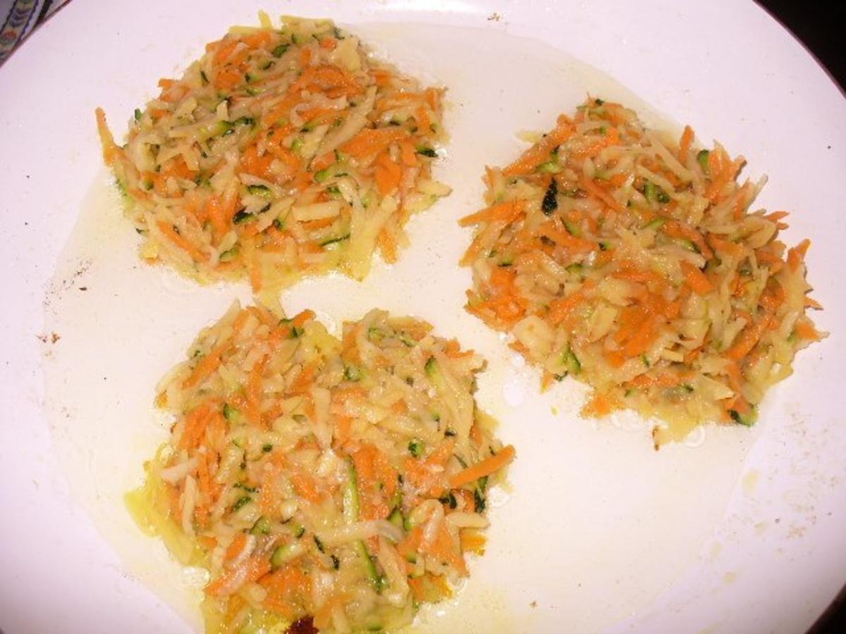 gedünstetes Zanderfilet auf Zucchini-Rösti - Rezept - Bild Nr. 8