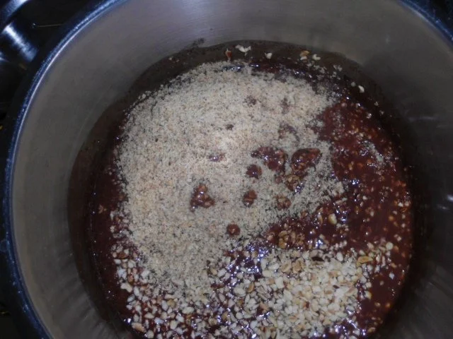 Palatschinken mit Schoko-Nuss Füllung, dazu Vanillesauce - Rezept - Bild Nr. 5