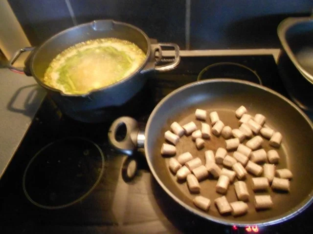 Rezept: Bohnensuppe mit Rostbratwürstchen Bild Nr. 3 Bohnensuppe mit Rostbratwürstchen - Rezept - Bild Nr. 3