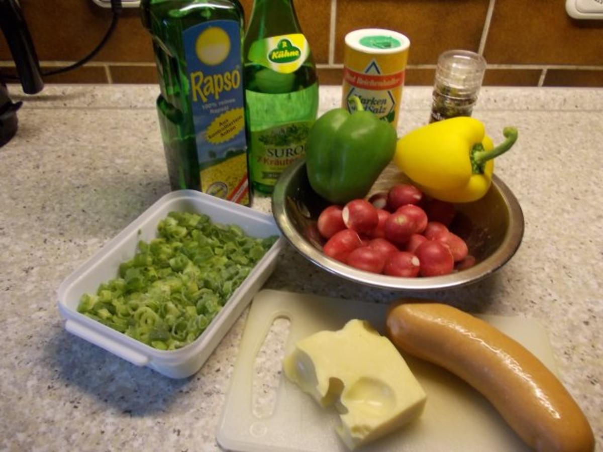 Radieschen-Paprika-Salat mit Käse und Fleischwurst - Rezept - Bild Nr. 2