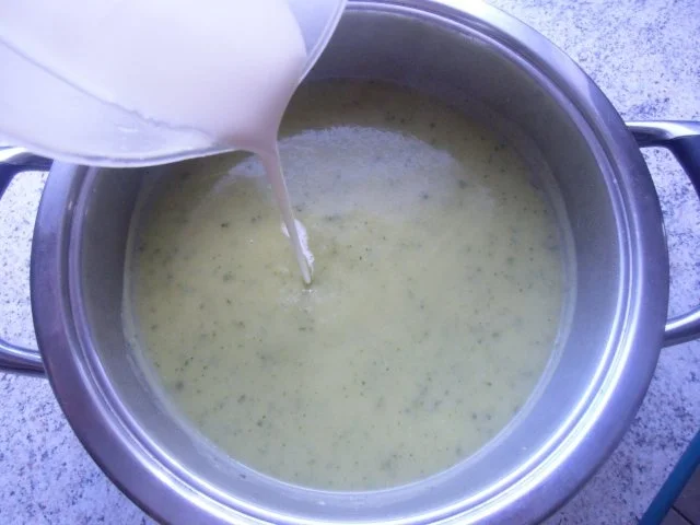 Rezept: ♥ Zucchini-Käse-Suppe ♥ Bild Nr. 13 ♥ Zucchini-Käse-Suppe ♥ - Rezept - Bild Nr. 13