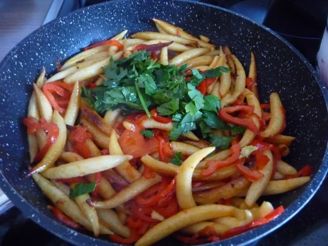 30 Minuten-Rezepte : Schupfnudel-Pfanne mit Hähnchenbrust und Salat - Rezept - Bild Nr. 6