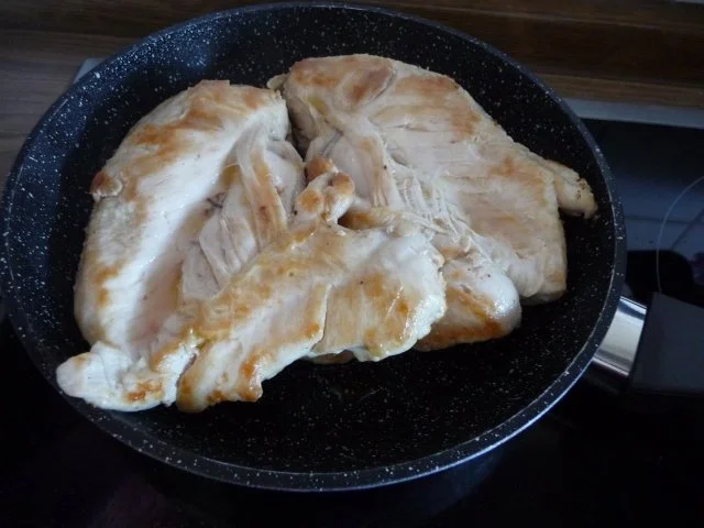 30 Minuten-Rezepte : Schupfnudel-Pfanne mit Hähnchenbrust und Salat - Rezept - Bild Nr. 4