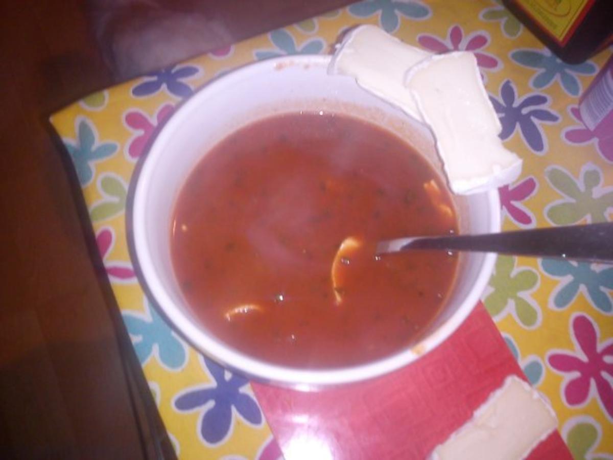 Tomaten- Knoblauch- Käse- Suppe - Rezept