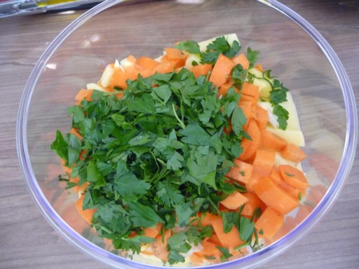 Suppen & Eintöpfe : ...schnelles Gemüsesüppchen mit Wiener Würsten - Rezept - Bild Nr. 8