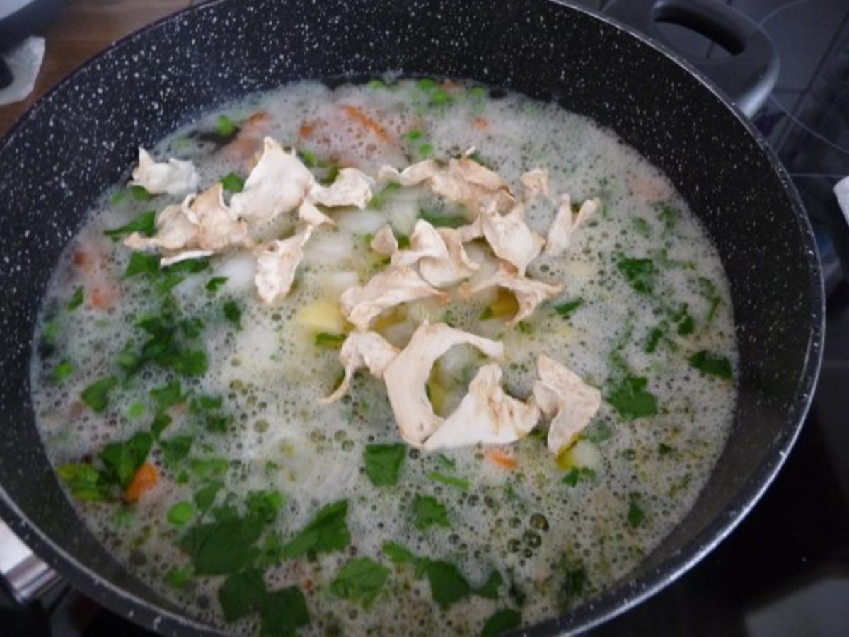 Suppen & Eintöpfe : ...schnelles Gemüsesüppchen mit Wiener Würsten - Rezept - Bild Nr. 11