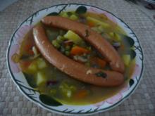Suppen & Eintöpfe : ...schnelles Gemüsesüppchen mit Wiener Würsten - Rezept
